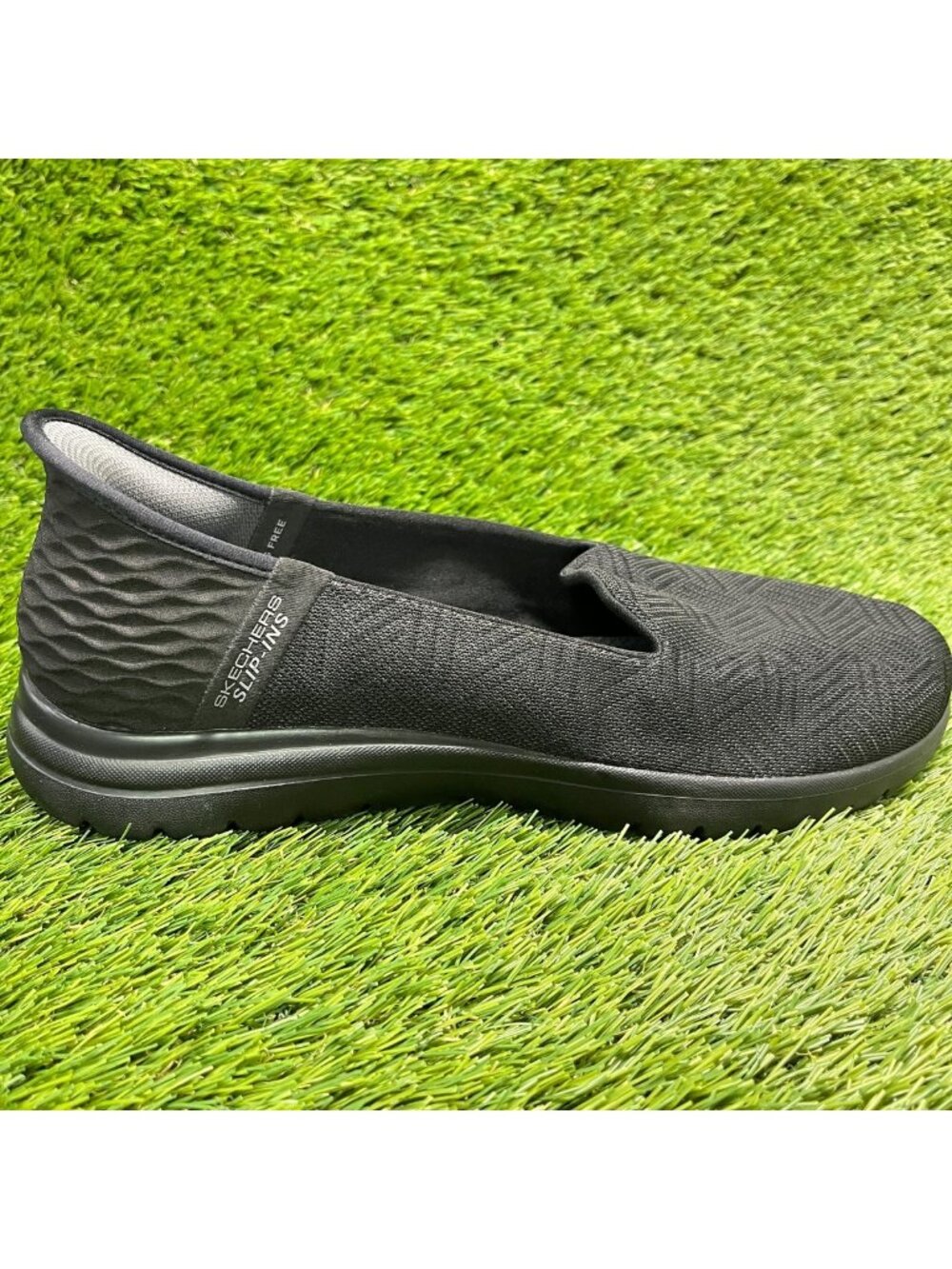 Skechers On The Go Flex-Clover Womens Size 10 Black Casual Walking Slip-On Shoes